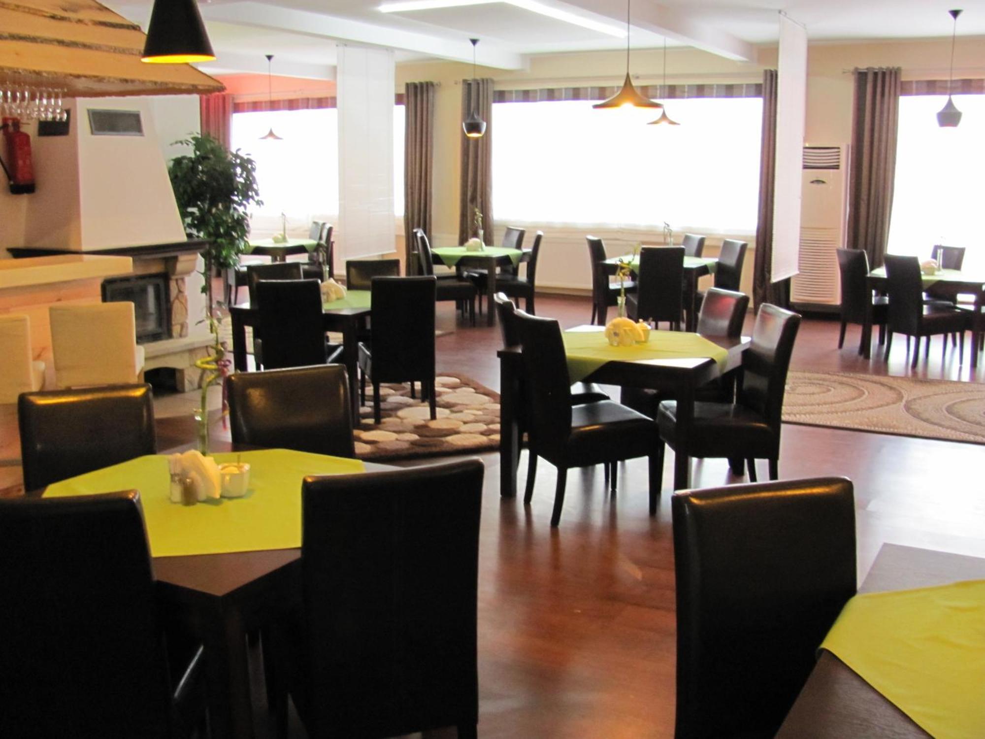 Hotel Gregor Pszczółki Εξωτερικό φωτογραφία