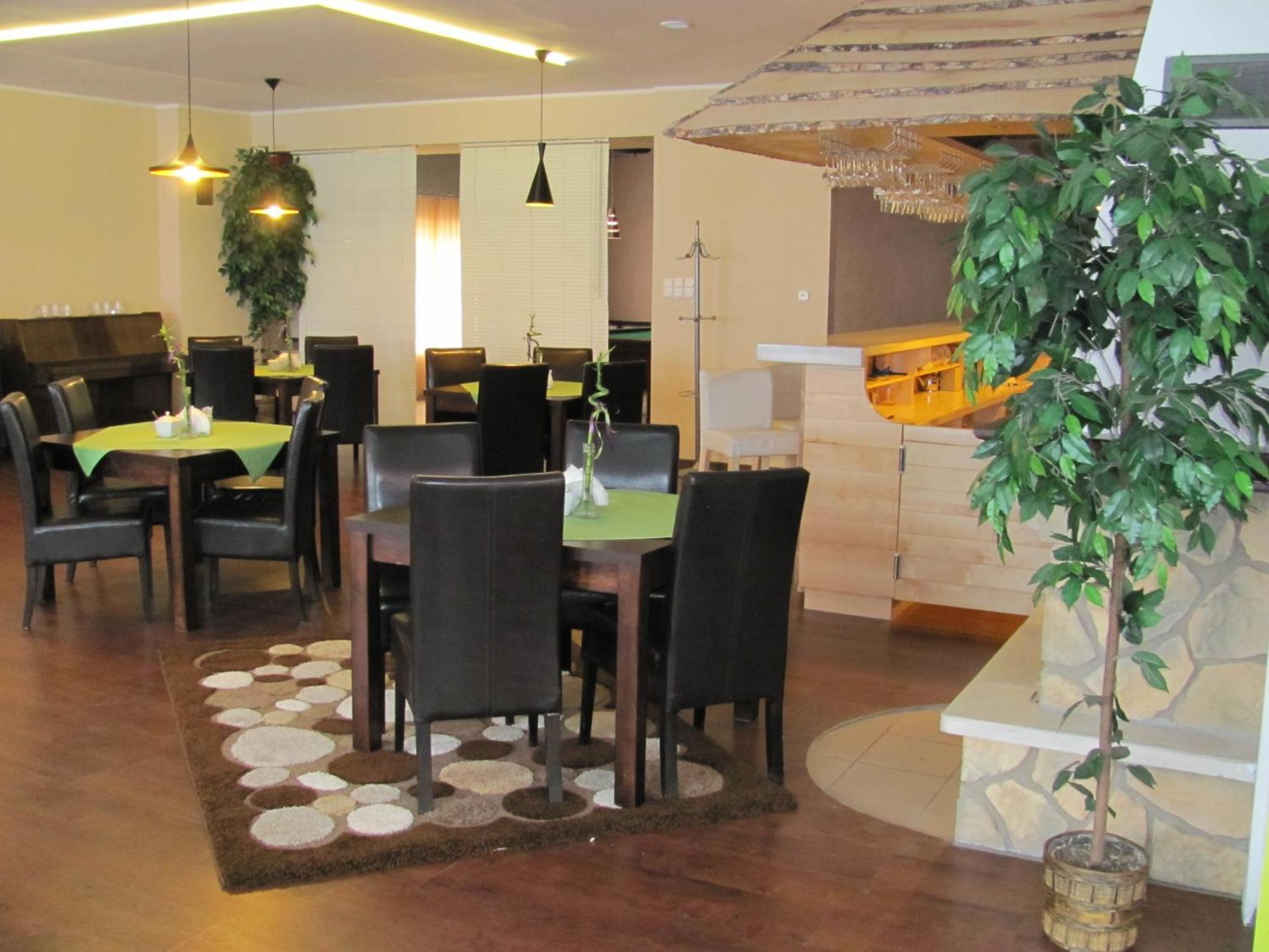 Hotel Gregor Pszczółki Εξωτερικό φωτογραφία